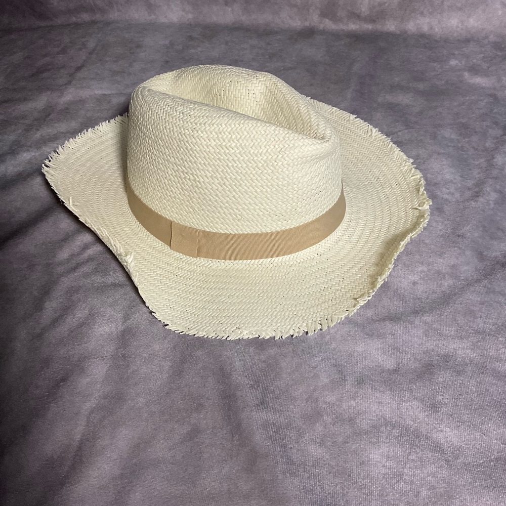 Hat Attack Revolve Travel Hat White NWT Packable